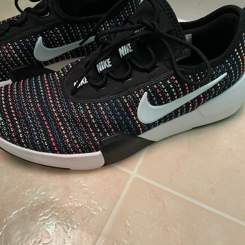 Nike Rainbow Shoes Youth size 6 ( size 8 in Women’s) - Picture 2 of 4